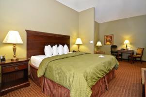 Best Western Plus Two Rivers Hotel & Suites