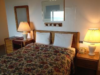 Hotel Cozy Cove Beachfront Resort Inn