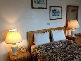 Hotel Cozy Cove Beachfront Resort Inn