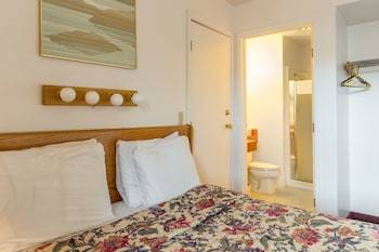 Hotel Cozy Cove Beachfront Resort Inn