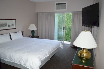 Totem Lake Hotel