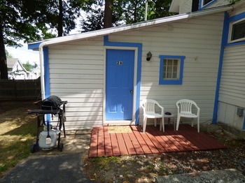 Weirs Beach Motel And Cottages