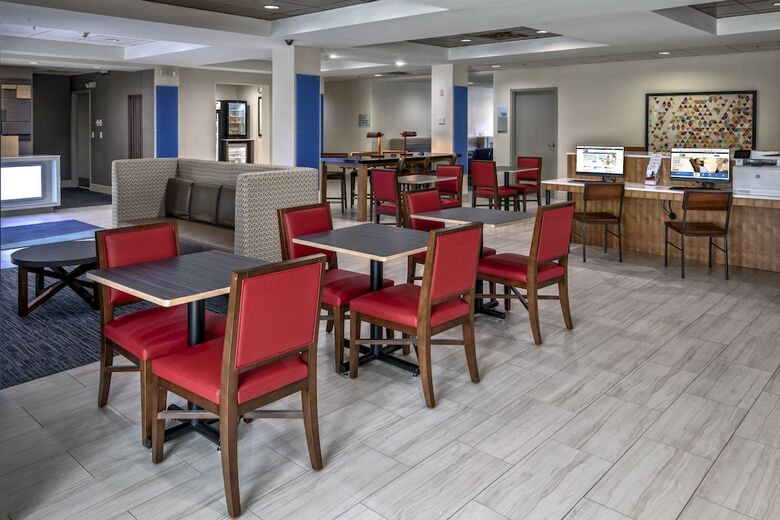 Hotel Holiday Inn Express & Suites Smyrna