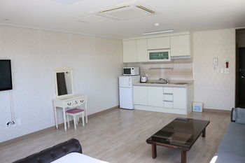 Yilin Pension