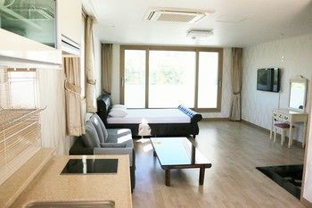 Yilin Pension
