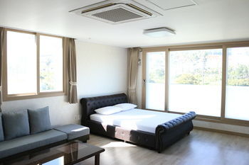 Yilin Pension