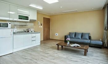 Yilin Pension