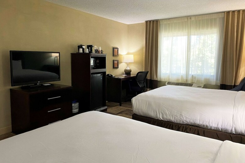 Hotel Comfort Inn And Suites Newark