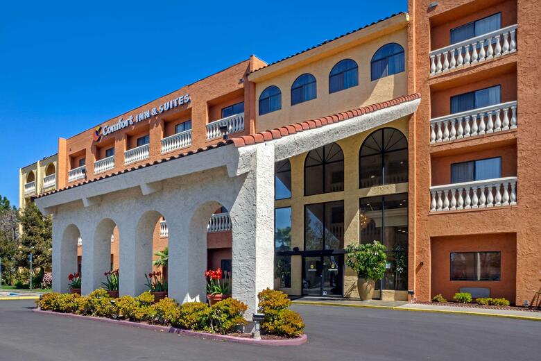Hotel Comfort Inn And Suites Newark