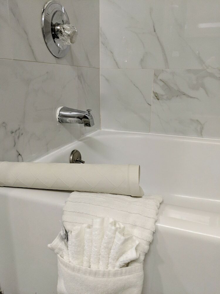 Hotel Comfort Inn And Suites Newark