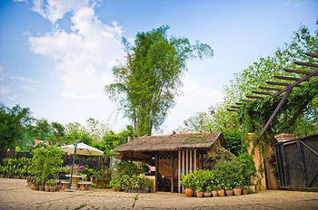 Hotel Vang Ngern River Resort