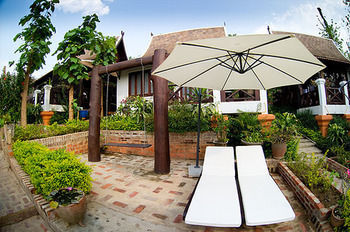 Hotel Vang Ngern River Resort