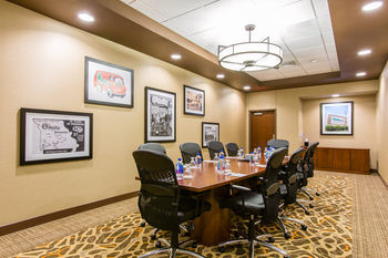 Cambria Hotel & Suites Plano - Frisco