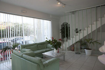 Aparthotel Kristall Suites
