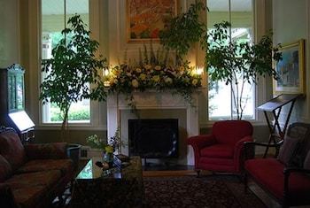 Bed & Breakfast Rothschild-pound House Inn