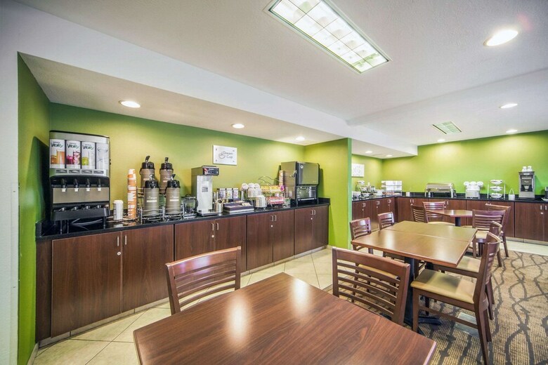 Hotel Sleep Inn And Suites