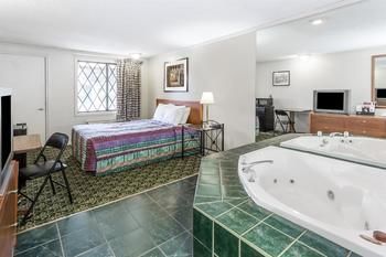 Hotel Racine Knights Inn