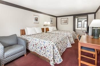 Hotel Racine Knights Inn