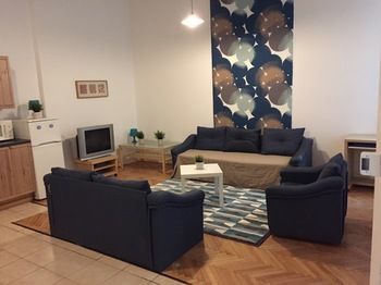 Hi5 Apartments - Parliament