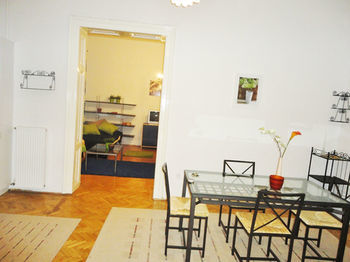 Hi5 Apartments - Chain Bridge