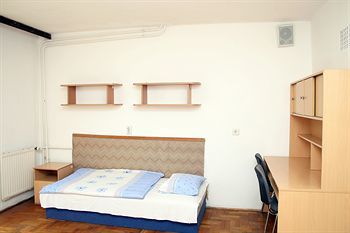 Hotel Rozsa Street Guesthouse