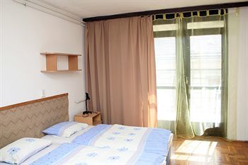 Hotel Rozsa Street Guesthouse