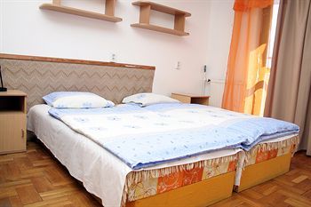 Hotel Rozsa Street Guesthouse