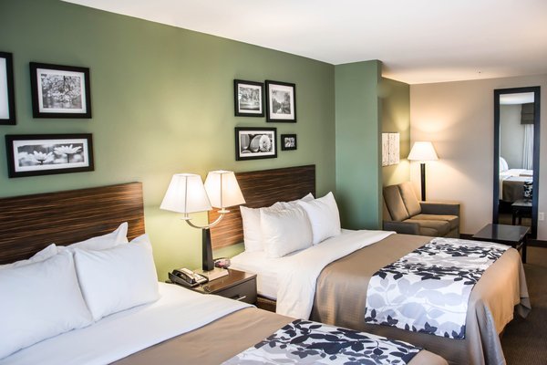 Hostal Sleep Inn & Suites University