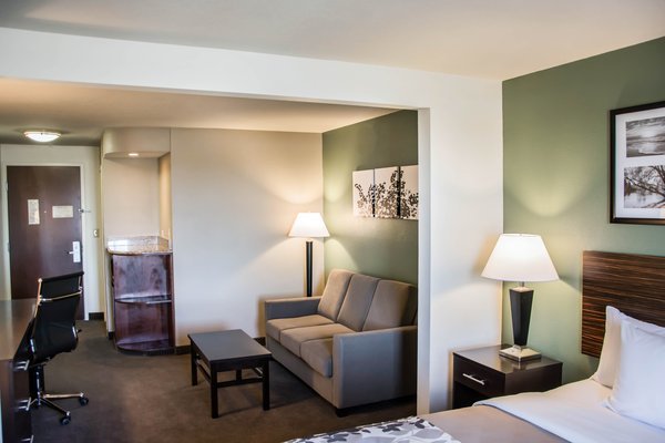 Hostal Sleep Inn & Suites University