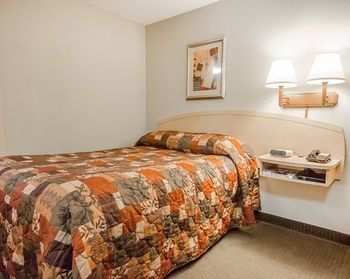 Hotel Suburban Extended Stay Clarksville