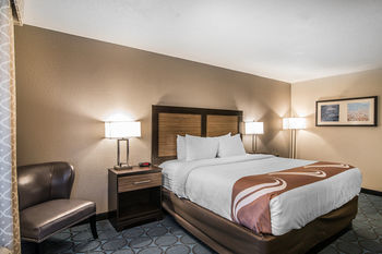 Hotel Quality Inn & Suites