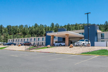 Hotel Quality Inn & Suites