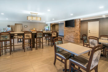 Hotel Quality Inn & Suites