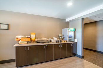 Hotel Quality Inn & Suites