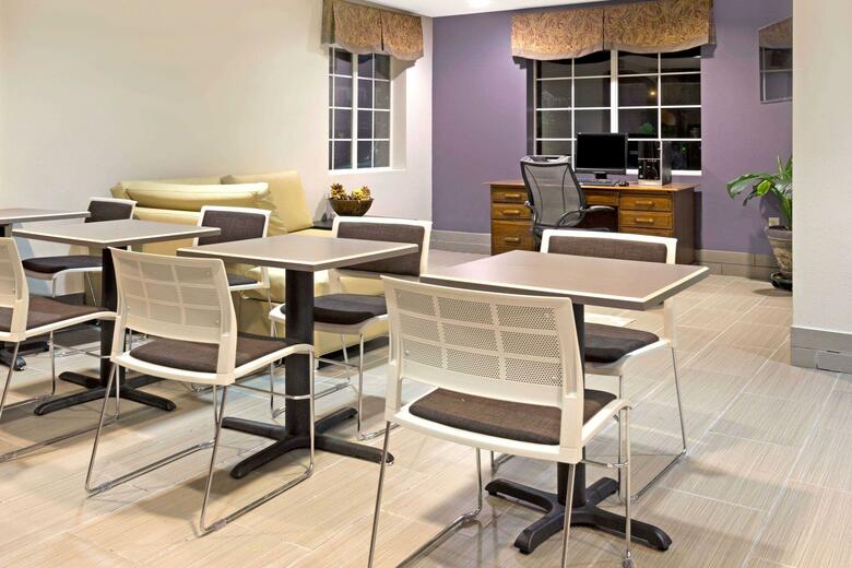 Hotel Microtel Inn By Wyndham Denver