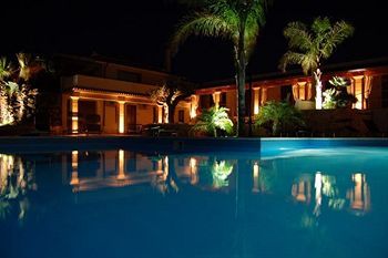 Bed & Breakfast Villa Carlo Resort