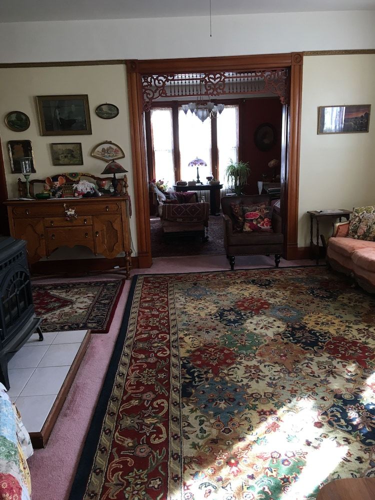 Violet Rose Bed & Breakfast