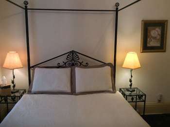 Crescent Lily Inn B&B
