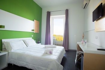 Hostal Oasis Park Hotel