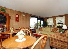 Hotel Quality Inn & Suites Outlet Village