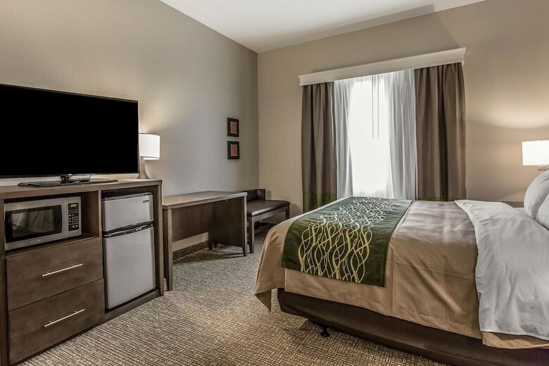 Hotel Comfort Inn & Suites