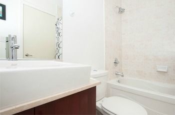 Aparthotel E.s.i Furnished Suites At The Acc