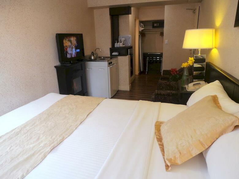 Riviera On Robson Suites Hotel Downtown Vancouver