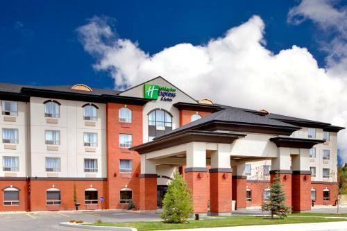 Holiday Inn Express Hotel & Suites Whitecourt