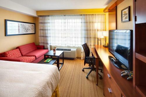 Hotel Courtyard By Marriott London