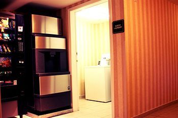 Hotel Pacific Inn & Suites
