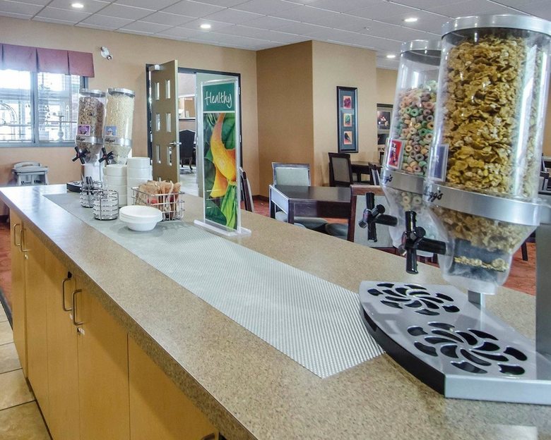 Hotel Quality Inn & Suites