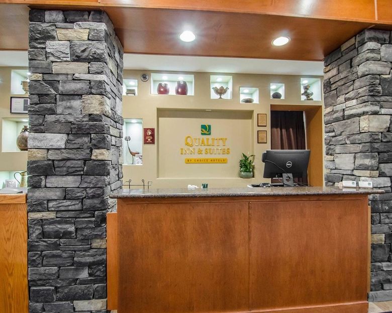 Hotel Quality Inn & Suites