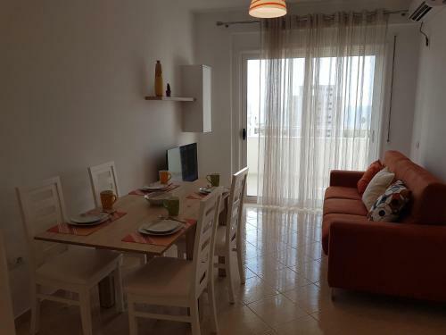 Flori Beach Apartment Radhime