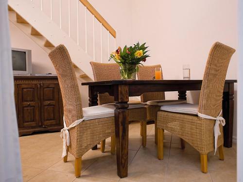 Hotel Holiday Home Schlosspark Bad Saarow.5